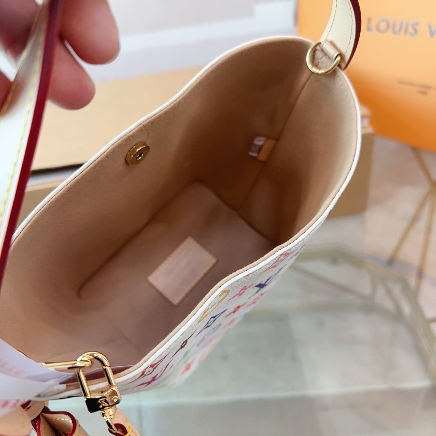 ルイヴィトンバッグ LOUIS VUITTON 2025新作 バケットバッグ