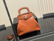 プラダバッグ PRADA 2025新作 ショルダーバッグ