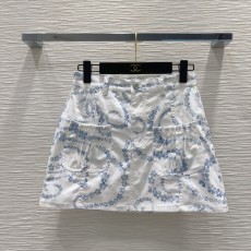 シャネル服 CHANEL 2025新作 短いスカート