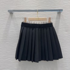 ミュウミュウ服 Miu Miu 2025新作 短いスカート