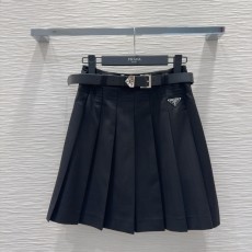 プラダ服 PRADA 2025新作 プリーツスカート