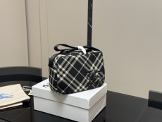 バーバリーバッグ BURBERRY 2025新作 ハンドバッグ