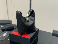 シャネルバッグ CHANEL 2025新作 ハンドバッグ