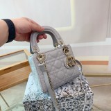 ディオールバッグ DIOR 2025新作 ダイアナ妃バッグ