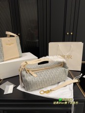 ディオールバッグ DIOR 2025新作 脇の下バッグ
