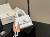 シャネルバッグ CHANEL 2025新作 ハンドバッグ