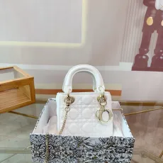 ディオールバッグ DIOR 2025新作 ダイアナ妃バッグ