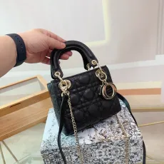 ディオールバッグ DIOR 2025新作 ダイアナ妃バッグ