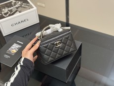 シャネルバッグ CHANEL 2025新作 ハンドバッグ