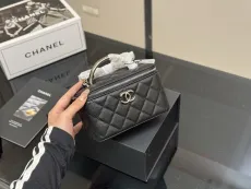 シャネルバッグ CHANEL 2025新作 ハンドバッグ