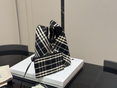 バーバリーバッグ BURBERRY 2025新作 バケットバッグ