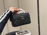 シャネルバッグ CHANEL 2025新作 ハンドバッグ