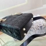 ディオールバッグ DIOR 2025新作 ダイアナ妃バッグ