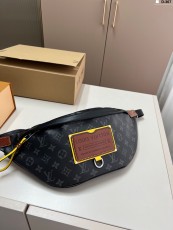 ルイヴィトンバッグ LOUIS VUITTON 2025新作 チェストバッグ
