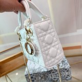 ディオールバッグ DIOR 2025新作 ダイアナ妃バッグ
