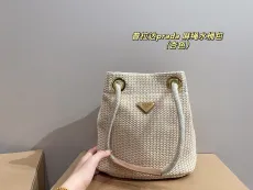 プラダバッグ PRADA 2025新作 バケットバッグ