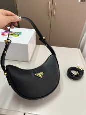 プラダバッグ PRADA 2025新作 脇の下バッグ