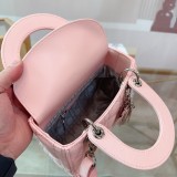 ディオールバッグ DIOR 2025新作 ダイアナ妃バッグ