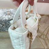 ディオールバッグ DIOR 2025新作 ダイアナ妃バッグ