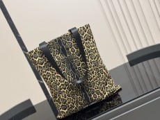 サンローランバッグ Yves Saint Laurent 2025新作 キャンバスバッグ