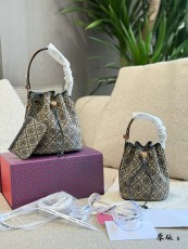 バーバリーバッグ BURBERRY 2025新作 脇の下バッグ