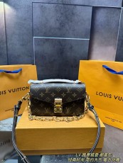 ルイヴィトンバッグ LOUIS VUITTON 2025新作 メッセンジャーバッグ