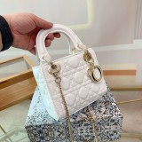ディオールバッグ DIOR 2025新作 ダイアナ妃バッグ
