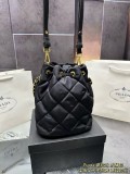 プラダバッグ PRADA 2025新作 バケットバッグ
