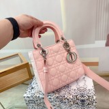 ディオールバッグ DIOR 2025新作 ダイアナ妃バッグ