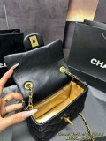 シャネルバッグ CHANEL 2025新作 チェーンバッグ