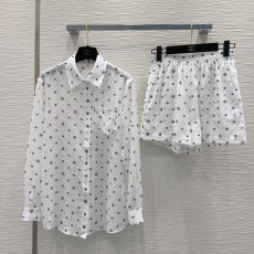シャネル服 CHANEL 2025新作 スーツ