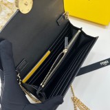 フェンディ財布 FENDI 2025新作  2603