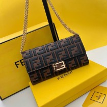 フェンディ財布 FENDI 2025新作  621666