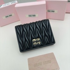 ミュウミュウ財布 Miu Miu 2025新作