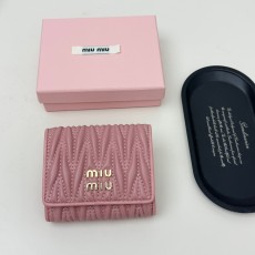 ミュウミュウ財布 Miu Miu 2025新作