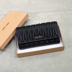 ミュウミュウ財布 Miu Miu 2025新作