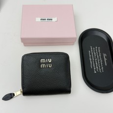 ミュウミュウ財布 Miu Miu 2025新作