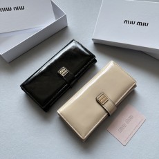 ミュウミュウ財布 Miu Miu 2025新作
