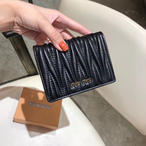 ミュウミュウ財布 Miu Miu 2025新作