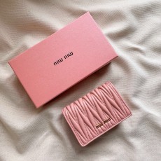 ミュウミュウ財布 Miu Miu 2025新作  5196