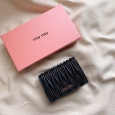 ミュウミュウ財布 Miu Miu 2025新作  5196