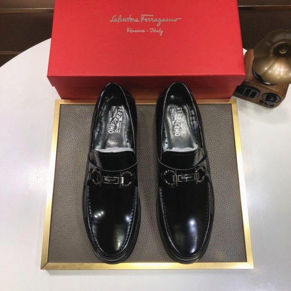 フェラガモ靴 Ferragamo 2025新作 高品質 レザーシューズ
