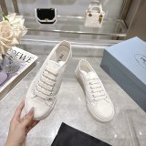 プラダ靴 PRADA 2025新作 ラウンドトゥのキャンバスシューズ