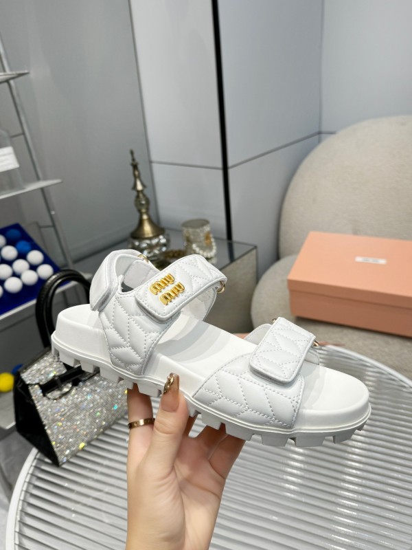 ミュウミュウ靴 Miu Miu 2025新作 サンダル