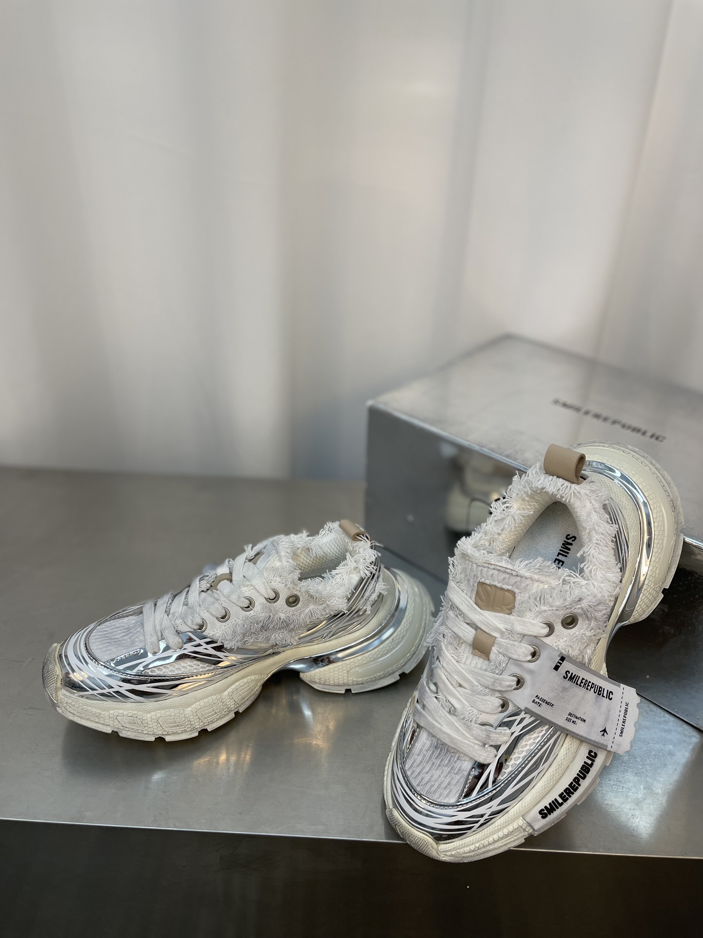 バレンシアガ靴 BALENCIAGA 2025新作 カジュアルシューズ