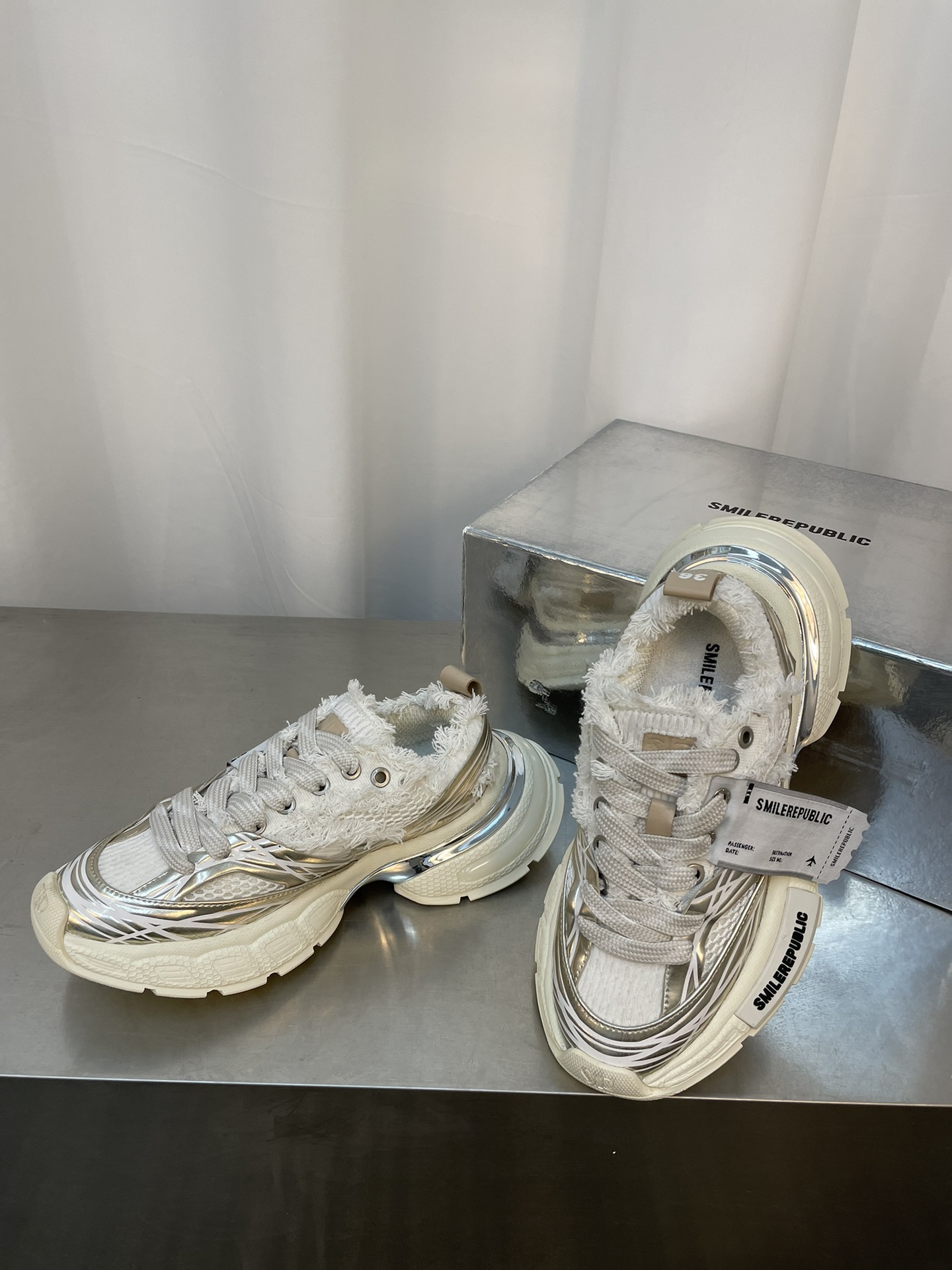 バレンシアガ靴 BALENCIAGA 2025新作 カジュアルシューズ