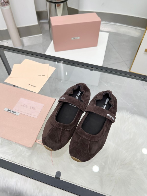 ミュウミュウ靴 Miu Miu 2025新作 シングルシューズ