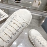 プラダ靴 PRADA 2025新作 ラウンドトゥのキャンバスシューズ