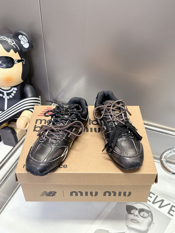 ミュウミュウ靴 Miu Miu 2025新作 スニーカー