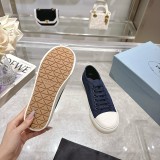 プラダ靴 PRADA 2025新作 ラウンドトゥのキャンバスシューズ